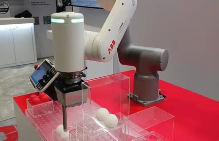 CTL2406_WEB_Automate_ABB-booth-ABB-GoFa-Cobot-mHoske-slider